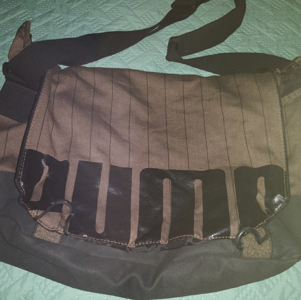 Over should sports bag